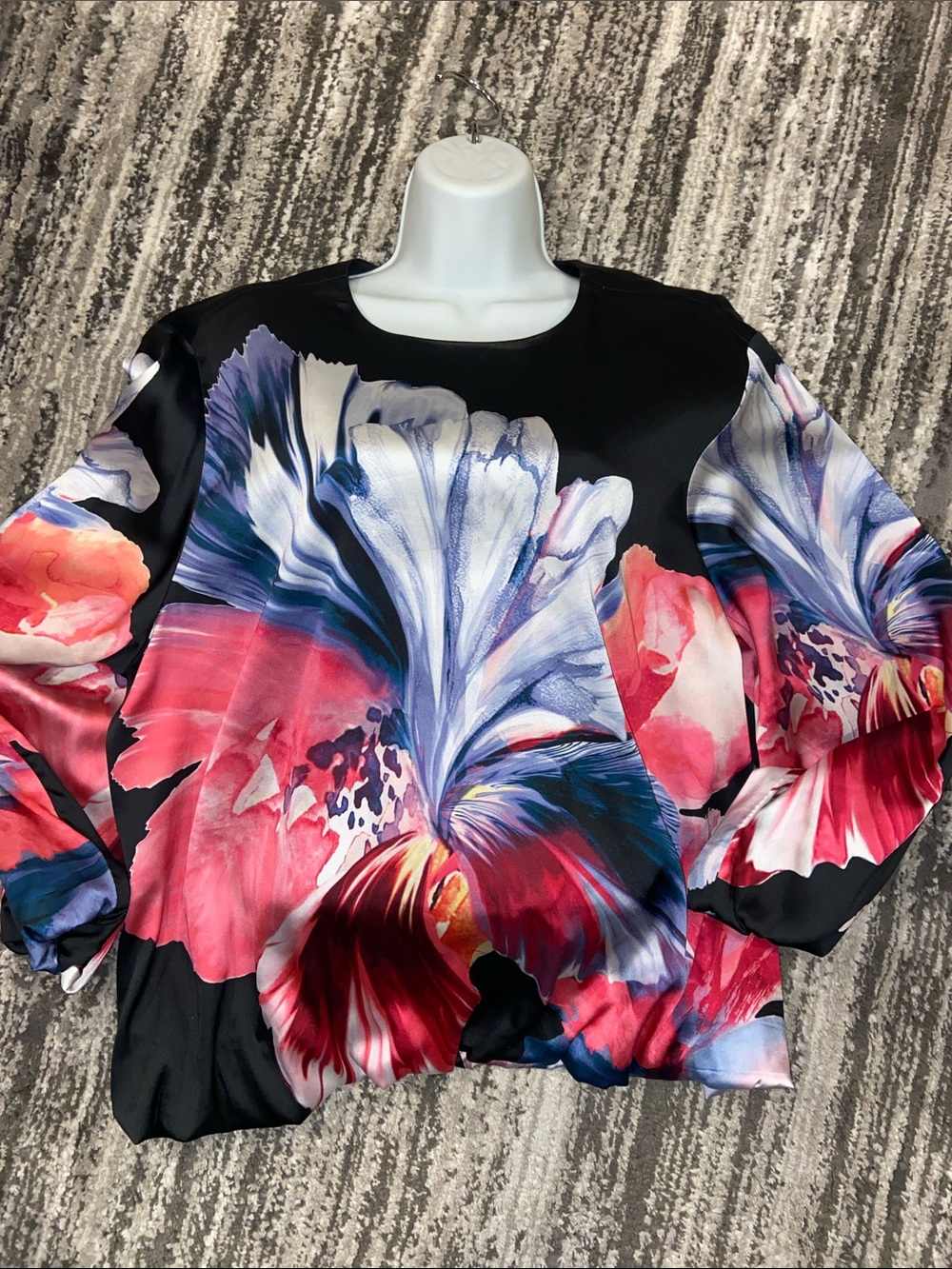 Chicos Size 16 floral top bubble hem